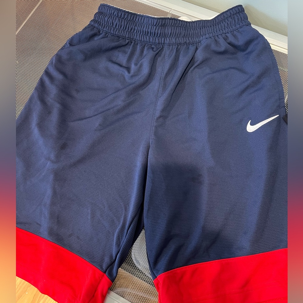 Men’s  Nike basketball shorts Adult Small